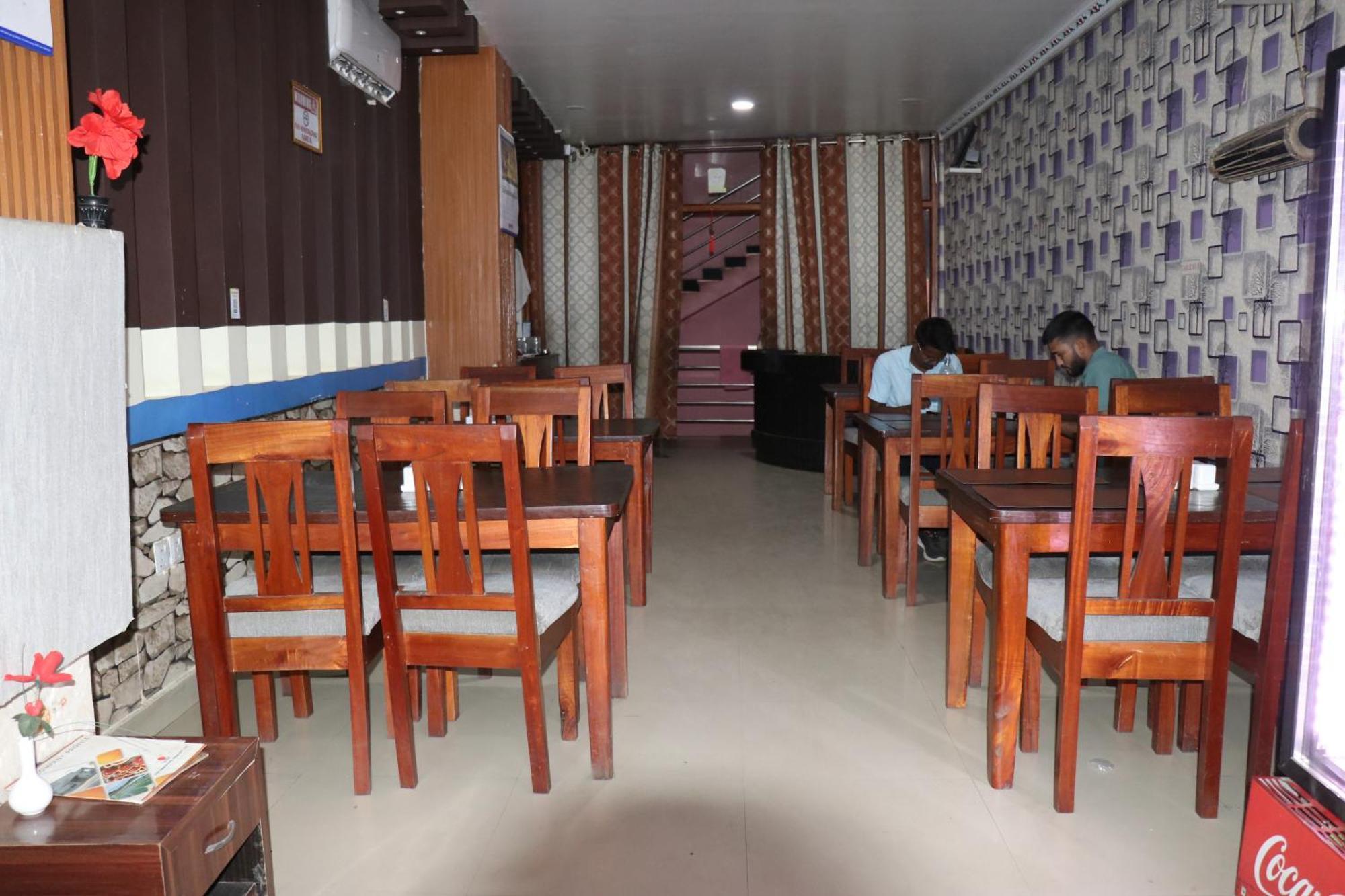 Hotel Megha Heritage Surkhet Екстер'єр фото