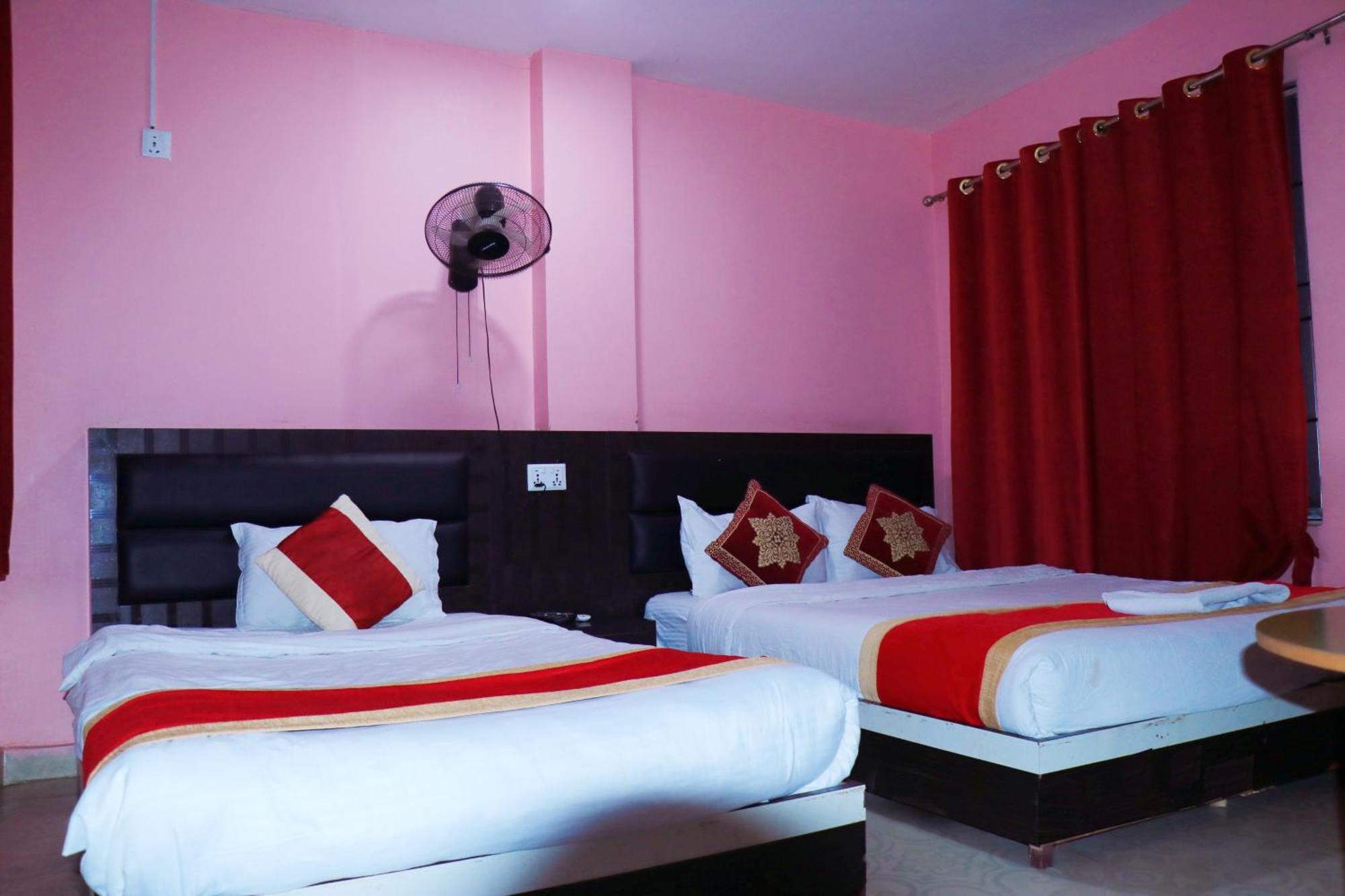 Hotel Megha Heritage Surkhet Екстер'єр фото