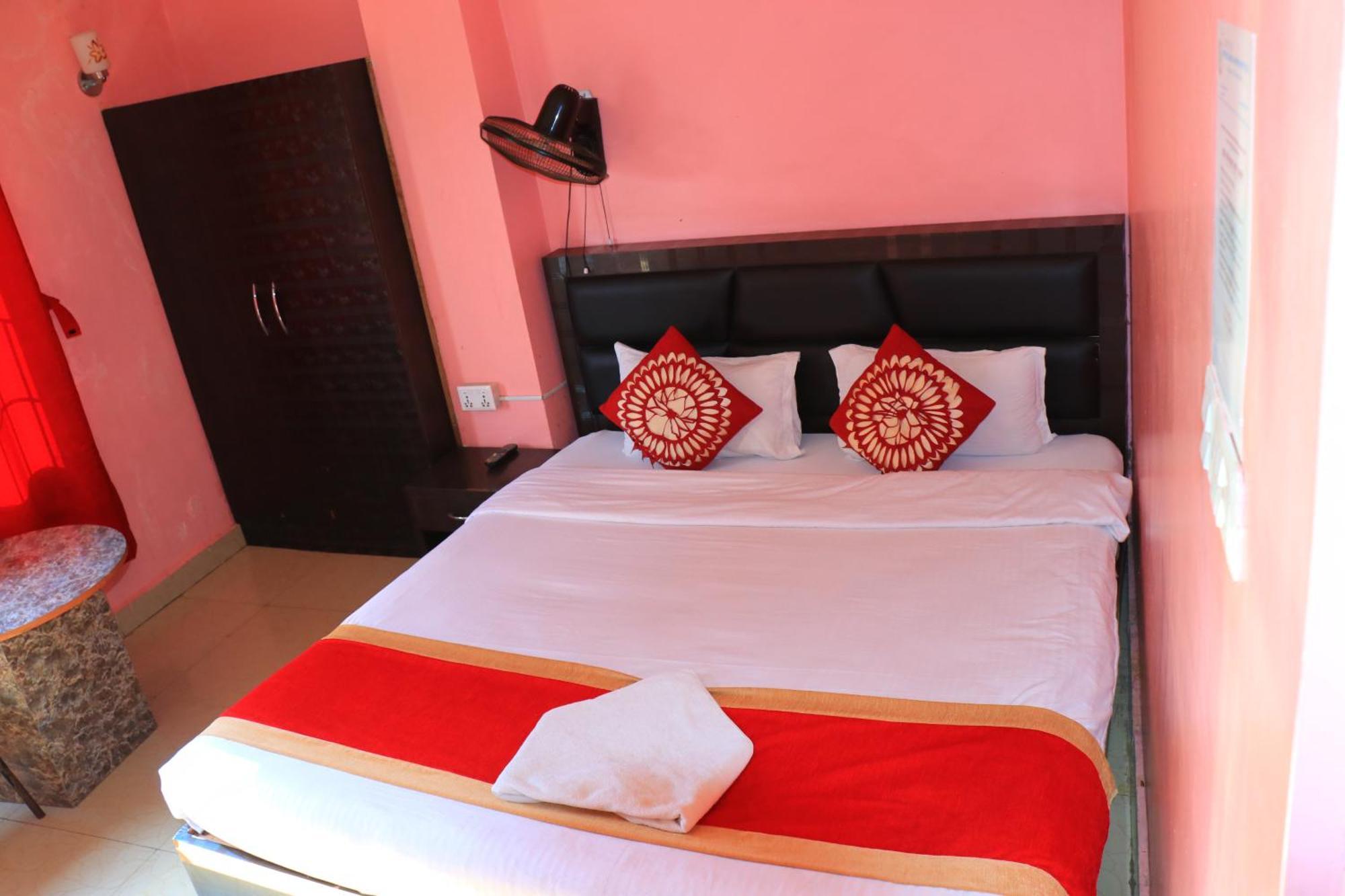 Hotel Megha Heritage Surkhet Екстер'єр фото