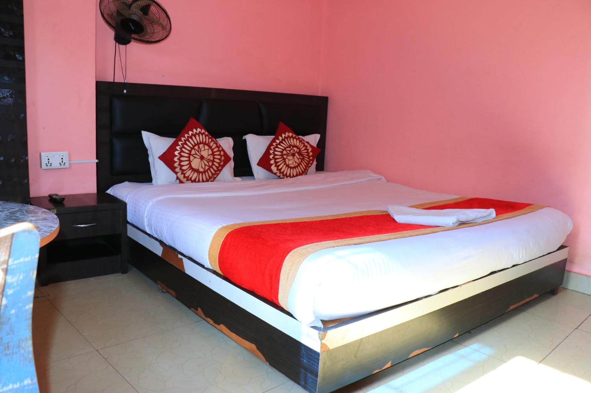 Hotel Megha Heritage Surkhet Екстер'єр фото